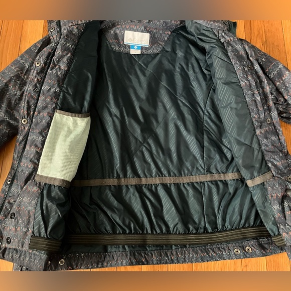 Columbia ski jacket, Size Medium, Worn once - Picture 4 of 4